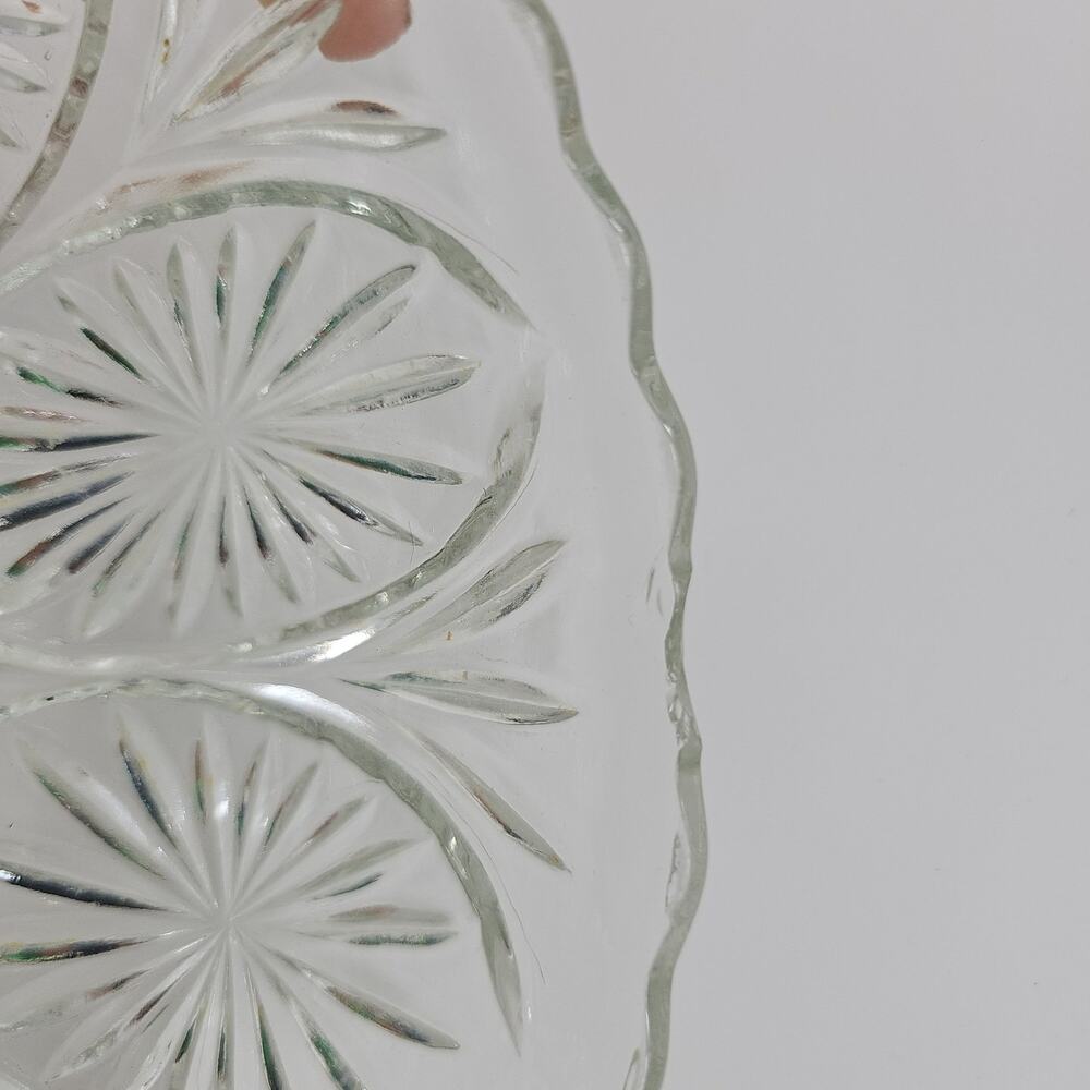 VINTAGE GLASS BOWLS - Picture 6 of 9